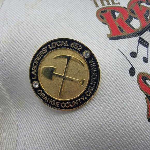 Vintage The Red Dog Saloon Juneau Alaska White Hat Cap Laborers Local 652 Pin - Picture 7 of 10